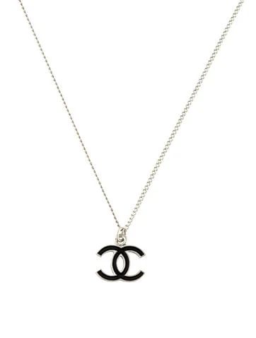 Chanel CC Enamel Pendant Necklace | The Real Real, Inc.