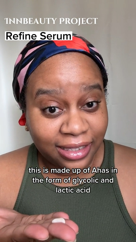 If you are in search of a gentle but effective exfoliation treatment, look no further. This treatment feels wonderful, makes your skin look great, and combines powerful acids in the form of AHAs and BHAs. 