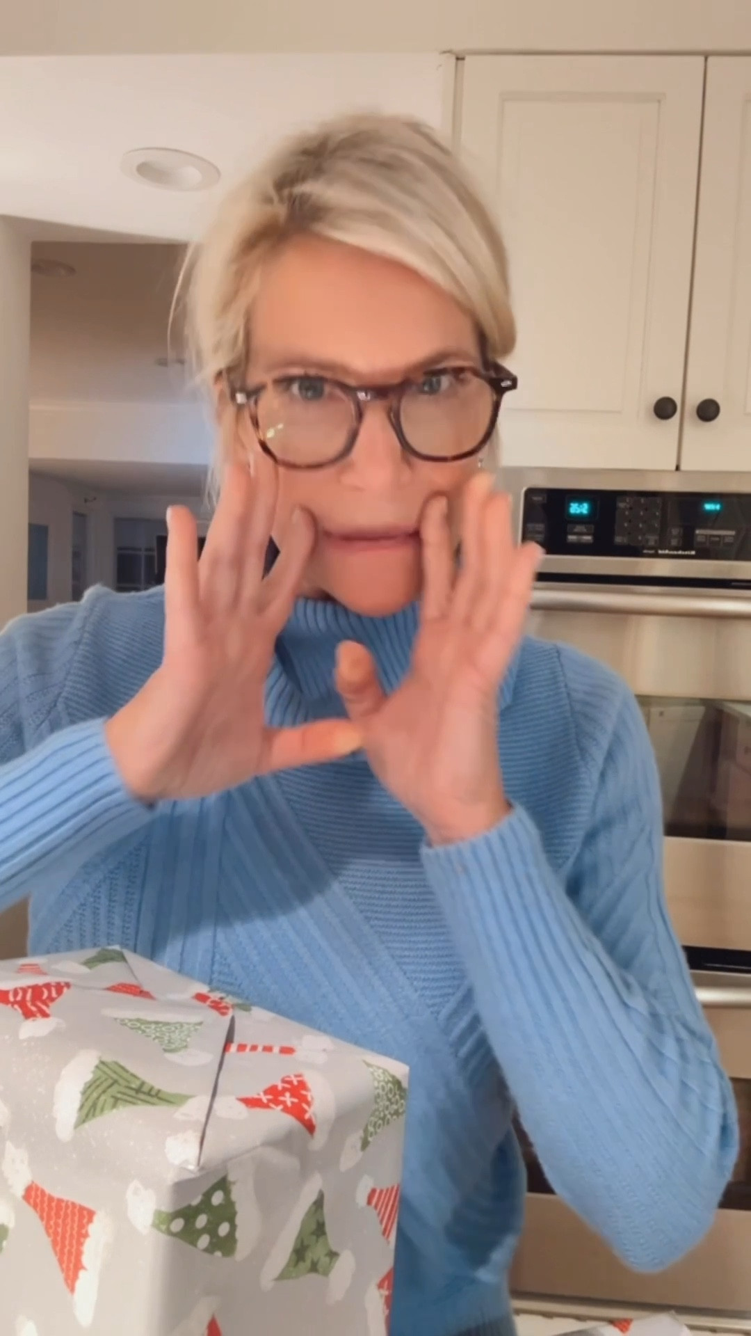 Great gifts from Johnnie-o that you can get before Christmas!  Check them out!

#LTKMens #LTKGiftGuide #LTKOver40