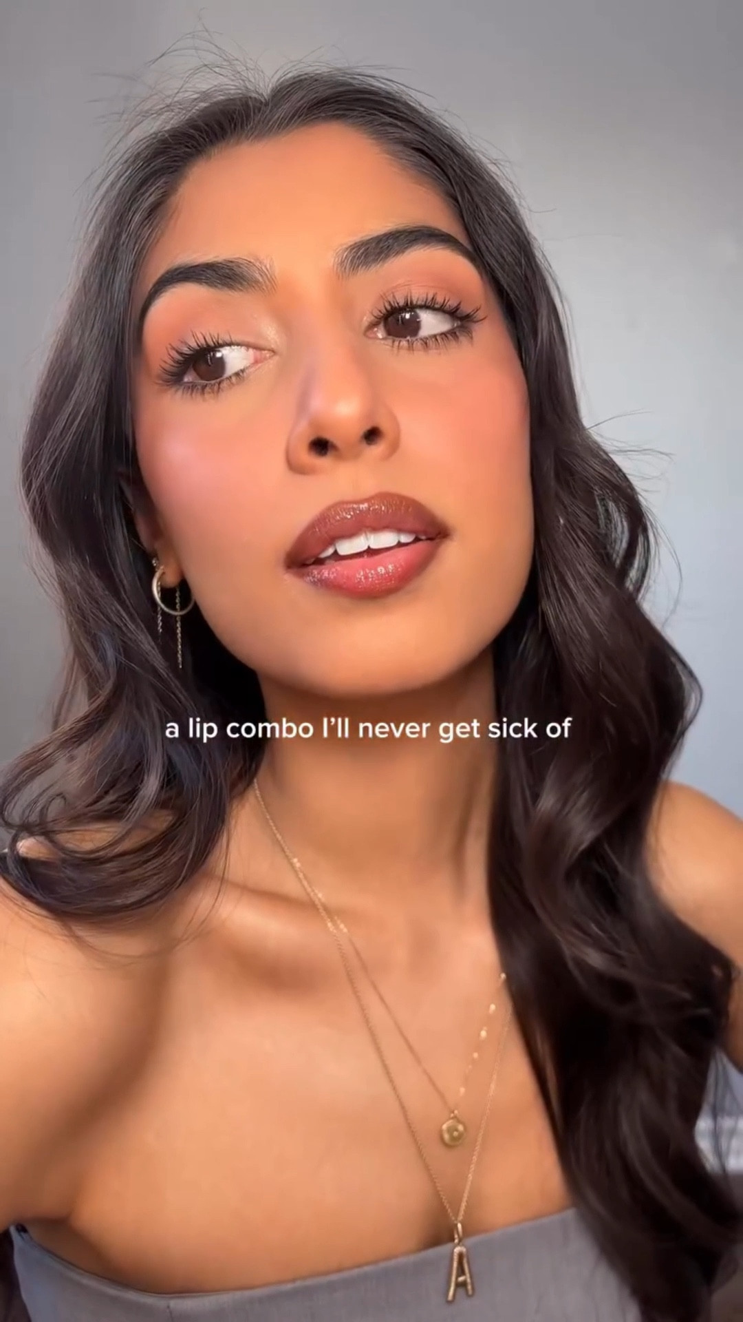 Nothing like a brown lip liner and a pink gloss @maccosmeticscanada @maccosmetics @yslbeauty 
.
.
.
#lipcombo #lipliner #lipgloss #brownlipliner #makeup
