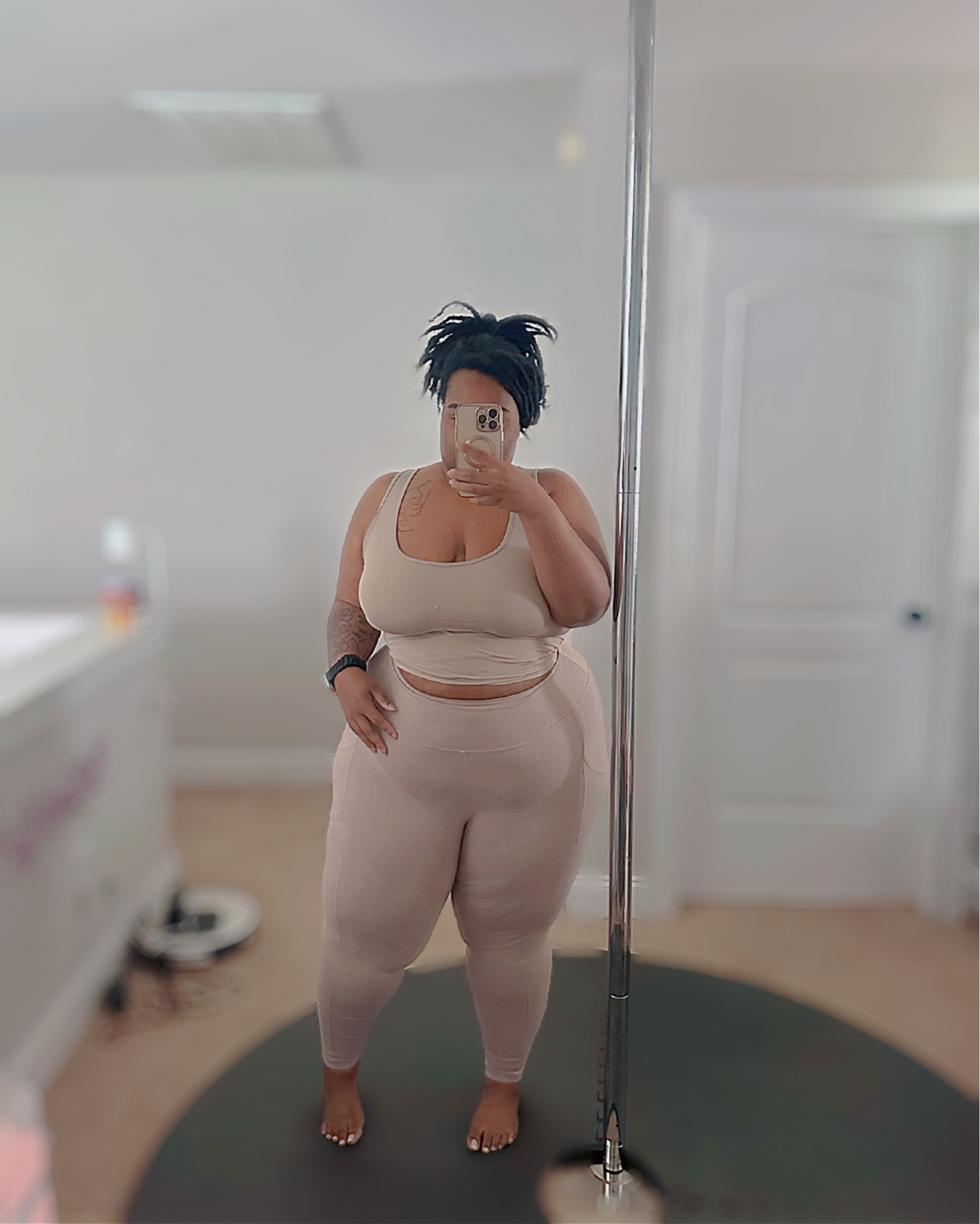 My Monday was as chill as this fit 🤎 also get into the plus friendly dance pole‼️

#LTKcurves #LTKunder50 #LTKFind