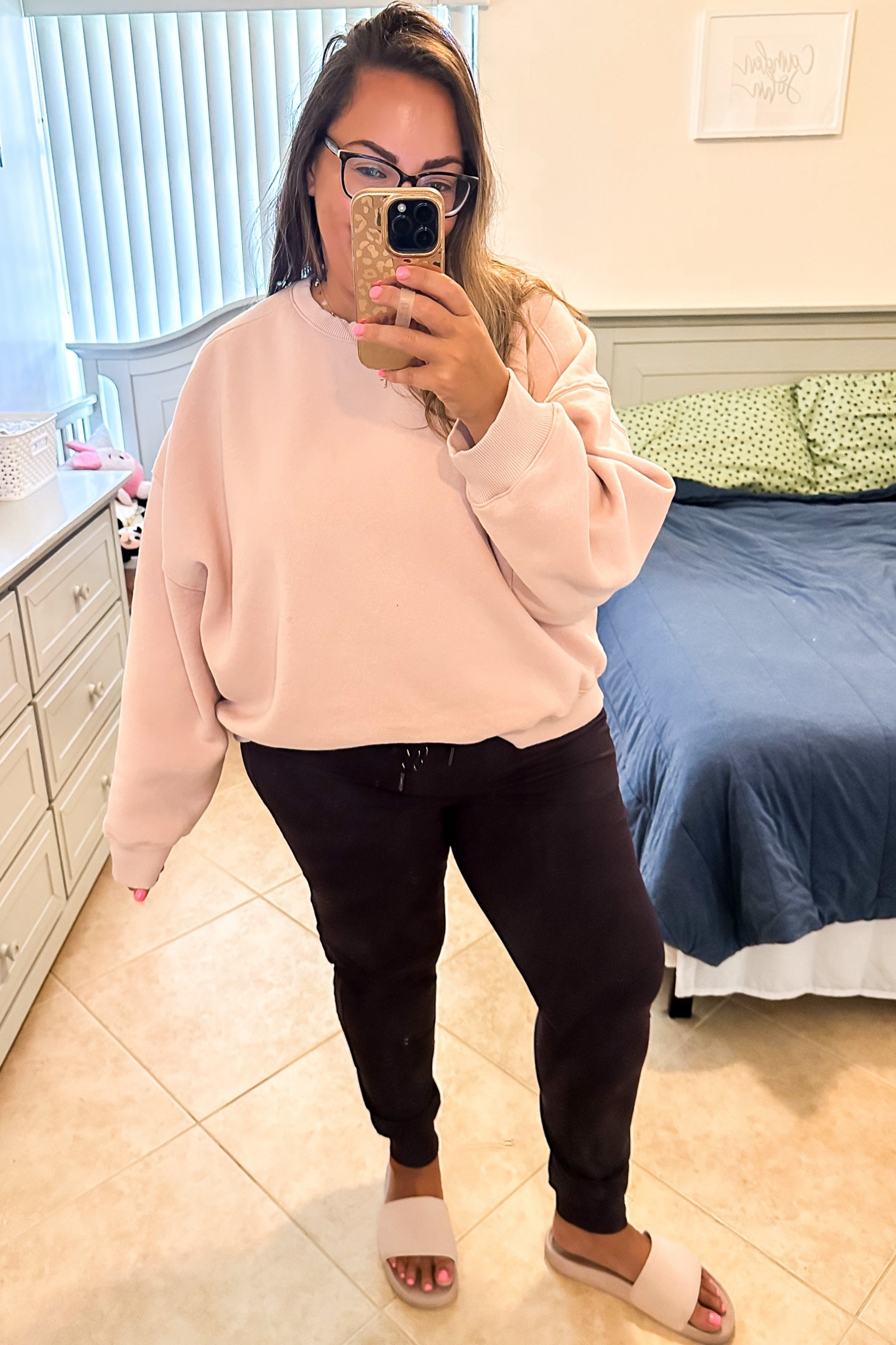 • sweatshirt - Nuuds
• joggers - Zella
• sandals - Lululemon 

#LTKFindsUnder100 #LTKActive #LTKFitness