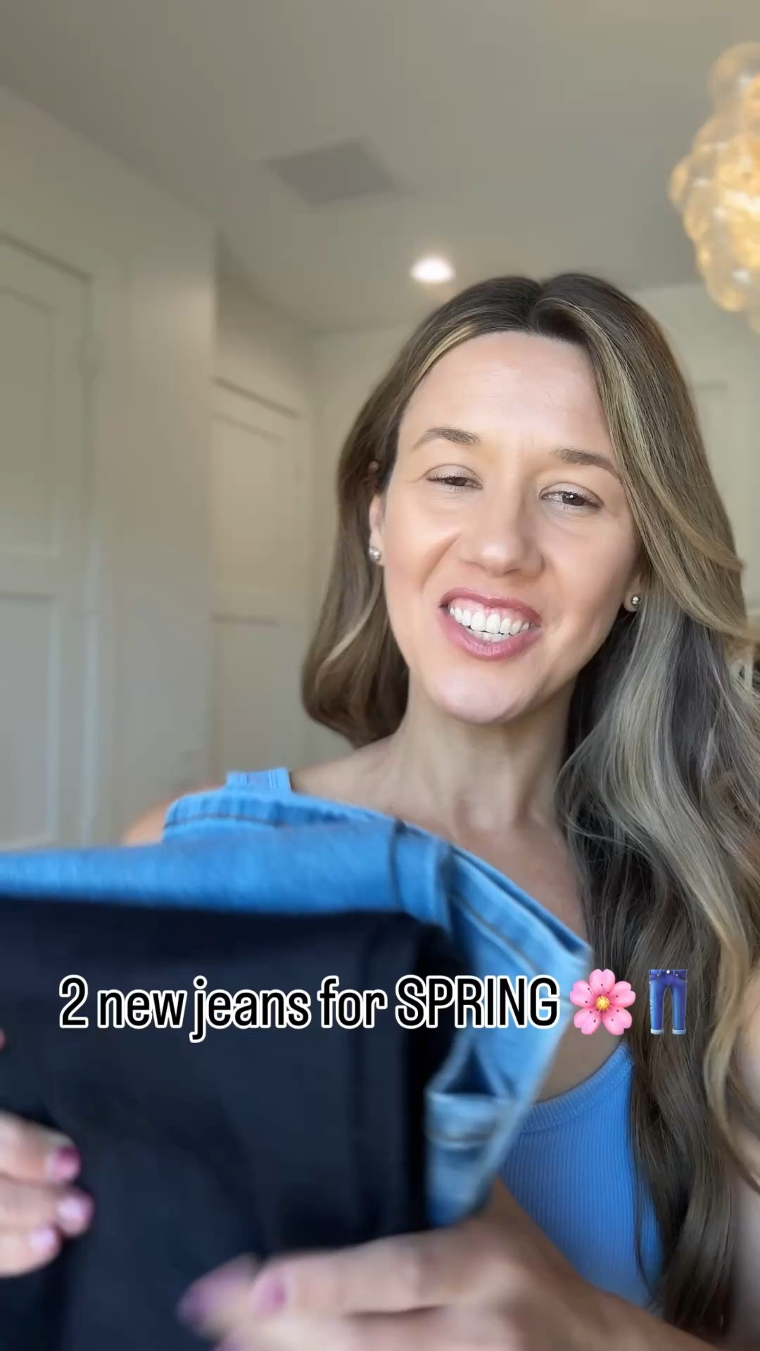 2 new jeans from @thenolishop 
Dark wash and light/med wash both size 26 - styled them both 