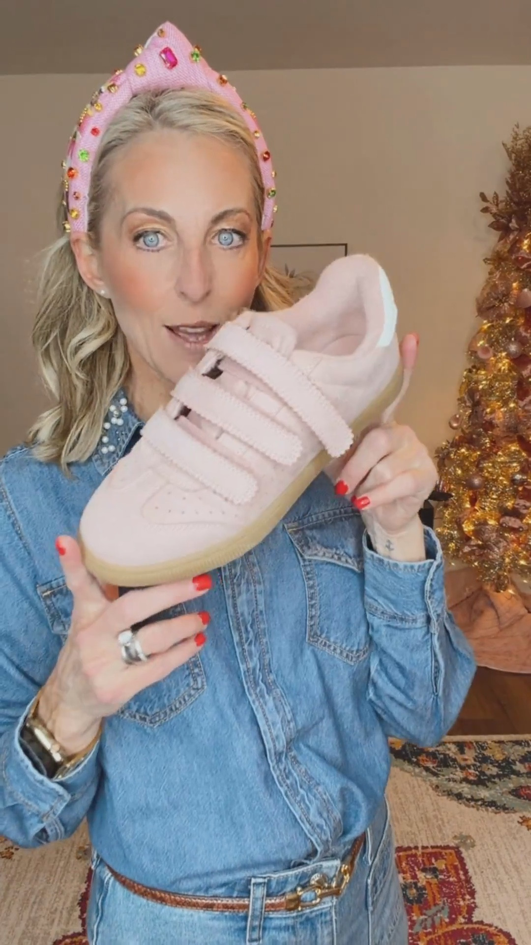 Another one for my Walmart girlies! Denim-on-denim is having such a moment, but this embellished $26 top gives the trend the cutest glow up ✨ Classic button-down, flap pockets, and just the right sparkle around the collar. Paired with my favorite Free Assembly front-pocket jeans (under $30!) — XS in the top and 0 in the jeans.

And can we talk about this cinch puffer jacket?! $45 and a puffer unlike the rest — the classic quilted pattern mixed with that nubby tweed-like texture makes it feel elevated, cozy, and standout in the best way. Truly such a good winter grab.

Don’t sleep on the Steve Madden suede triple-strap sneakers either… the pink is adorable and only $30. True to size.