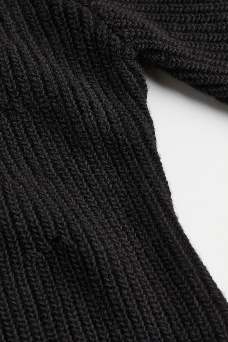 Rib-knit bodycon dress | H&M (UK, MY, IN, SG, PH, TW, HK)