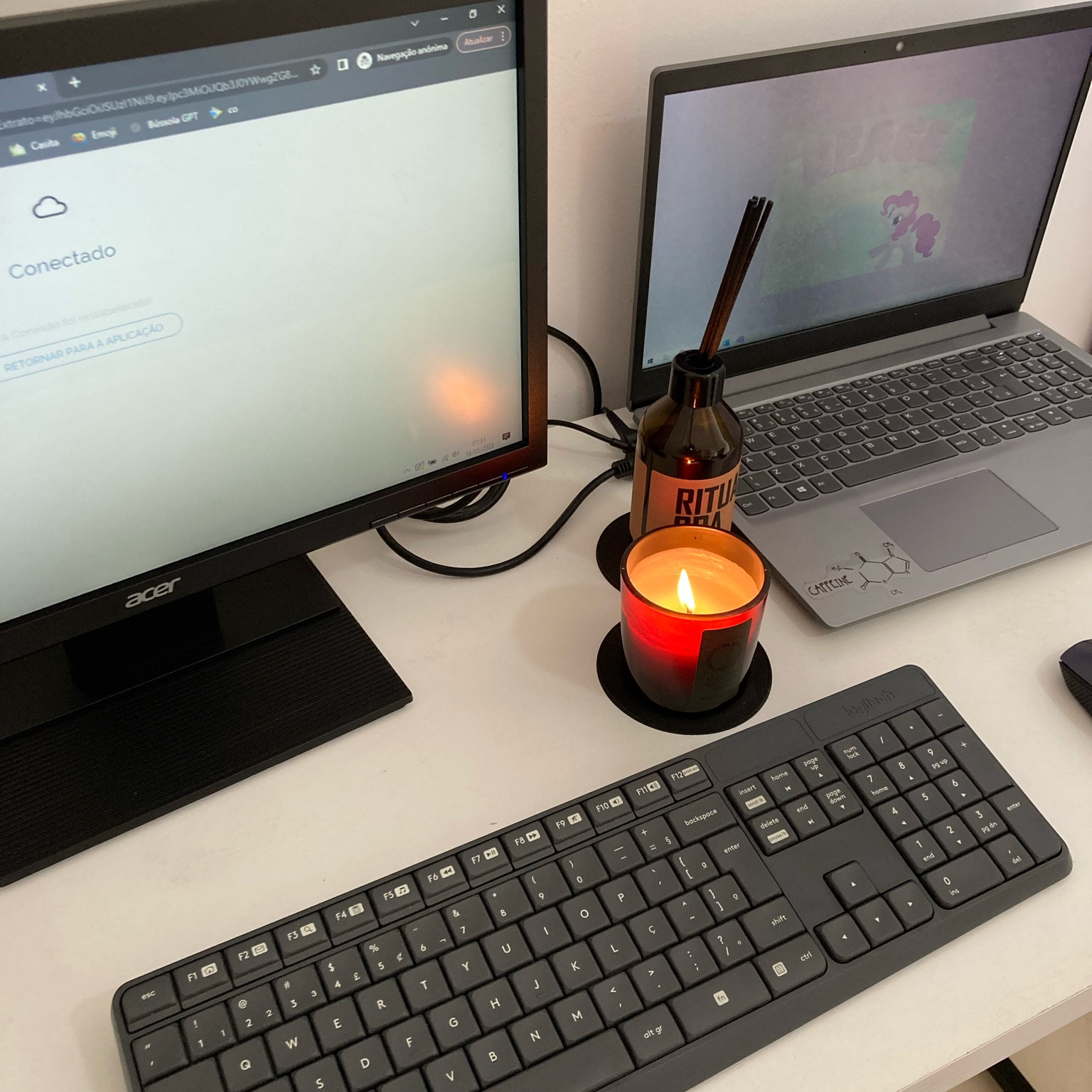 A primeira coisa que faço de manhã antes de trabalhar é acender minha vela da linha Ritual Spa de Verbena. Eu amo começar meu dia com esse cheiro! É um ótimo presente pra uma amiga!

#LTKhome #LTKGiftGuide