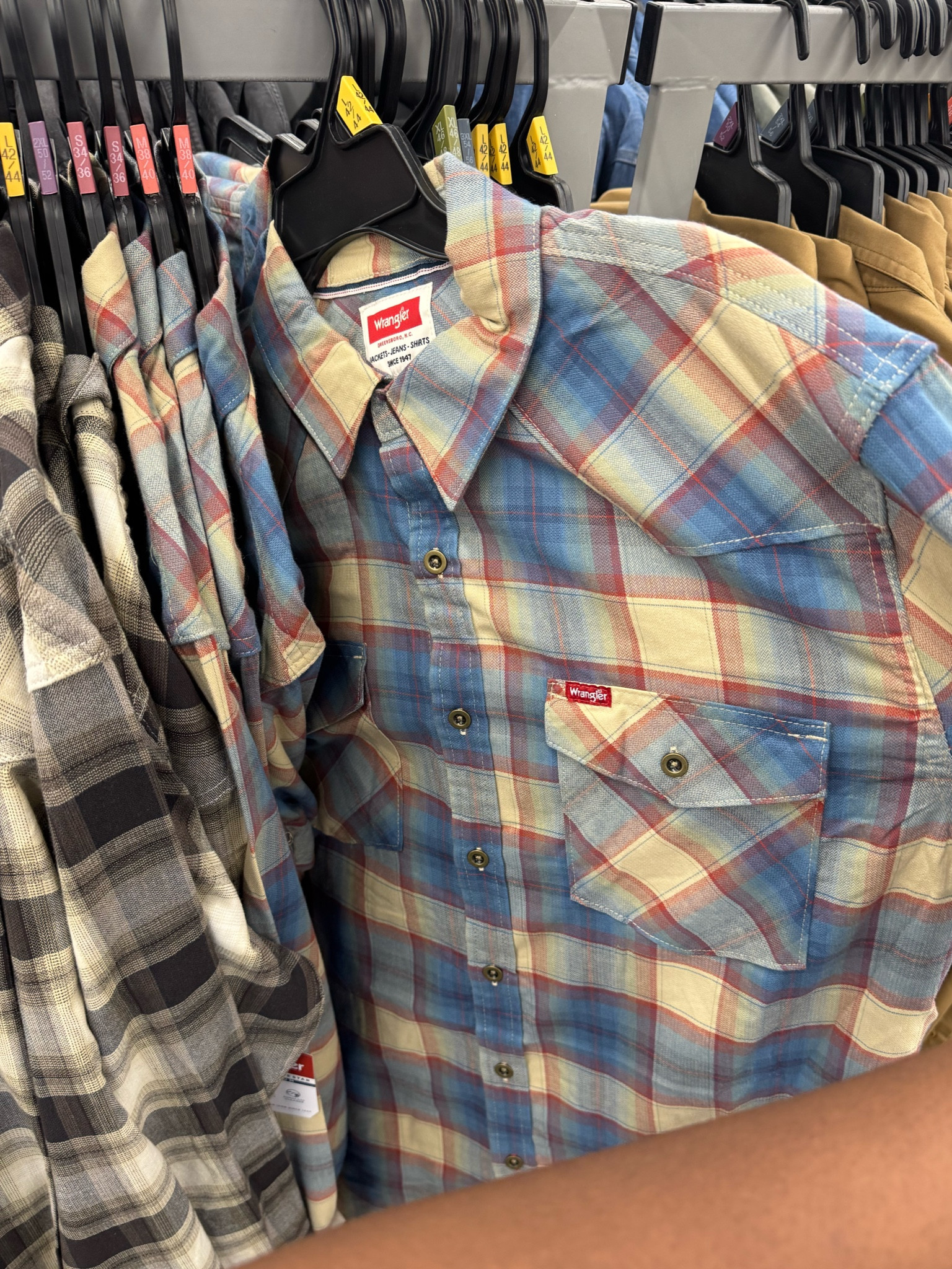 Fall Musthaves = Flannel Button Up Shirts 👌🏾
So many colors to pair with jeans and fall boots. A STAPLE! 

#LTKMidsize #LTKStyleTip