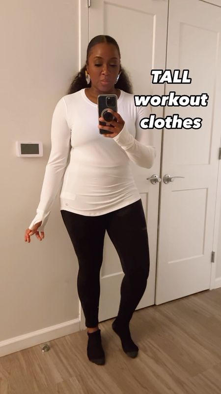 I’m 5’9” and wear a size Large Tall for reference. These workout leggings aren’t tall but they’re high waisted and a great length.


#LTKfitness #LTKover40 #LTKfindsunder50