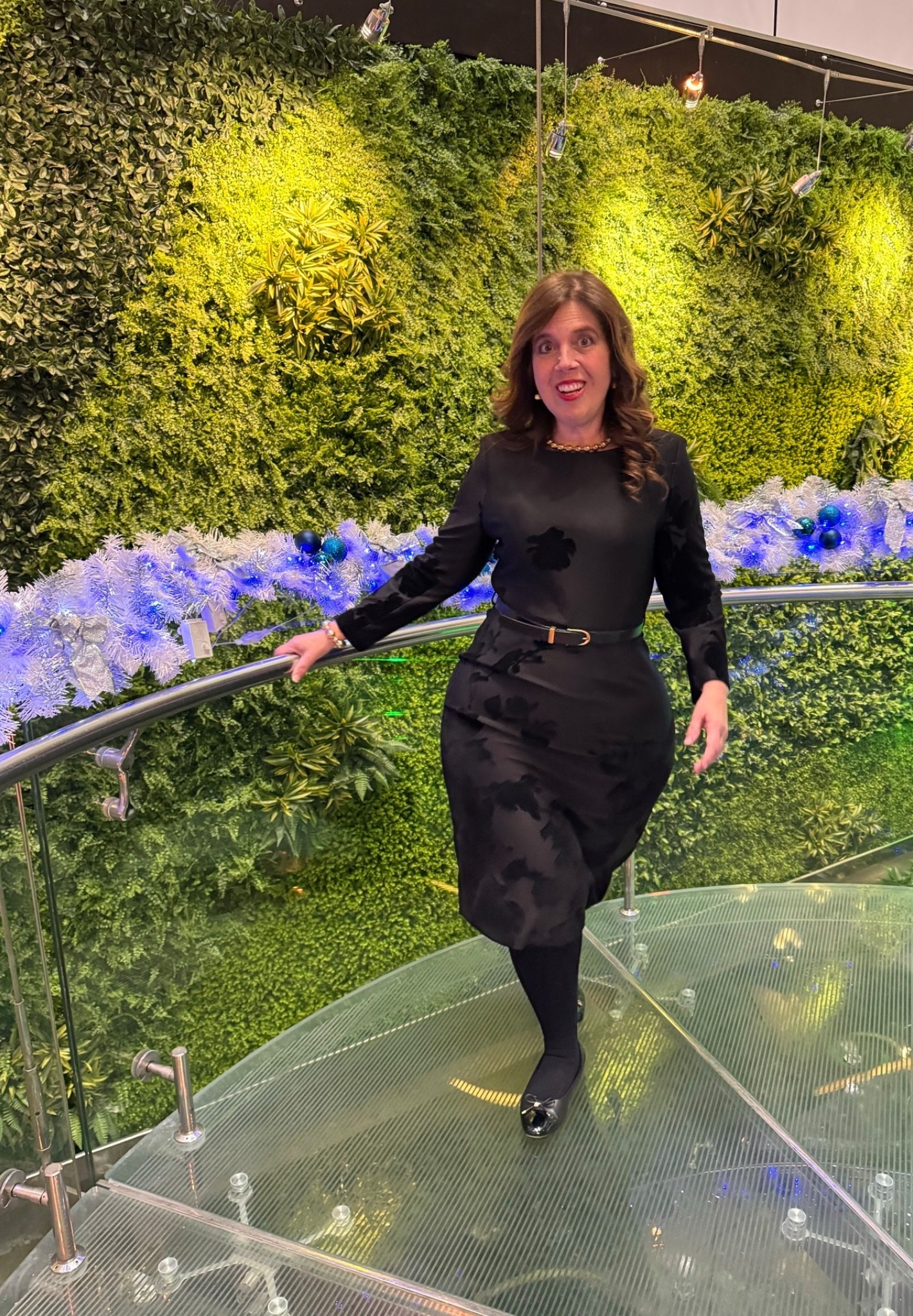 This shot is giving  “On Set” vibes.

Coming in with this energy all 2026 ✨ #elevatedstyle #stylementor

Comment COMMUNITY to join my Insider Women’s Group🩷

#LTKMidsize #LTKOver40