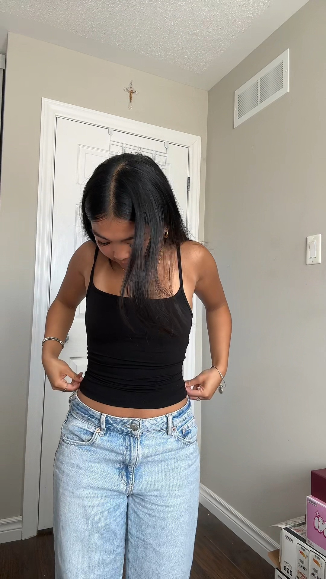 Tank air dupe but wayy cheaper!!
Black: size xxs
White: size xs
Jeans: size 01 (stretches a lot def could have sized down)

#LTKgiftguide #LTKstyletip #LTKcanada