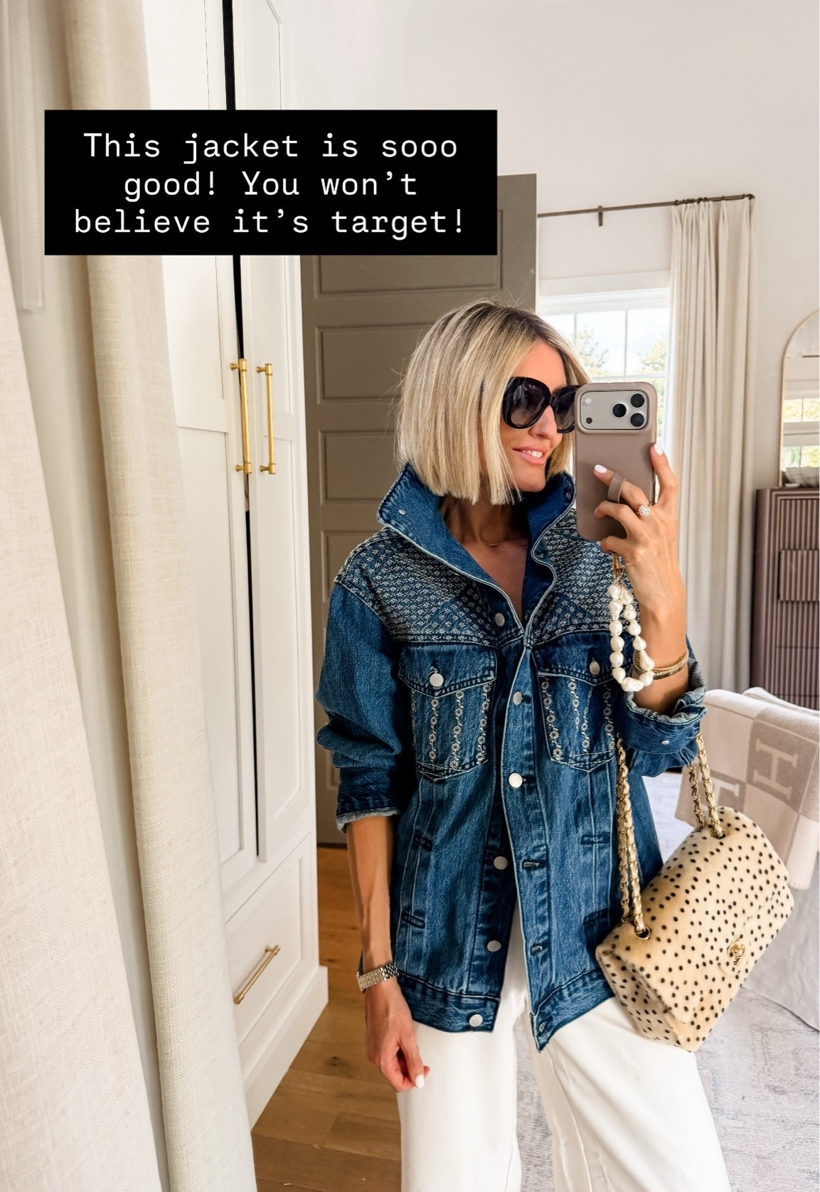 This denim jacket is so good! I love the oversized fit and embroidered details! Wearing XS!

Loverly Grey, Target, fall outfit, fall looks, denim jacket

#LTKSeasonal