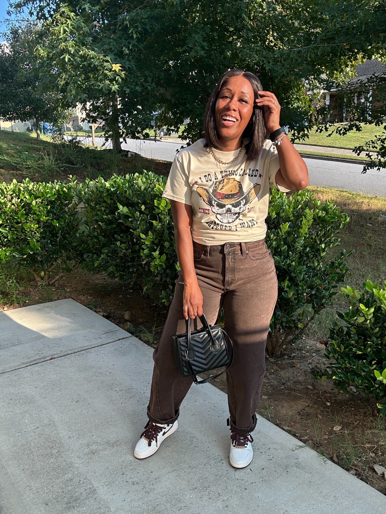 Barrel jeans and a graphic tee

#LTKPetite #LTKStyleTip #LTKFindsUnder50