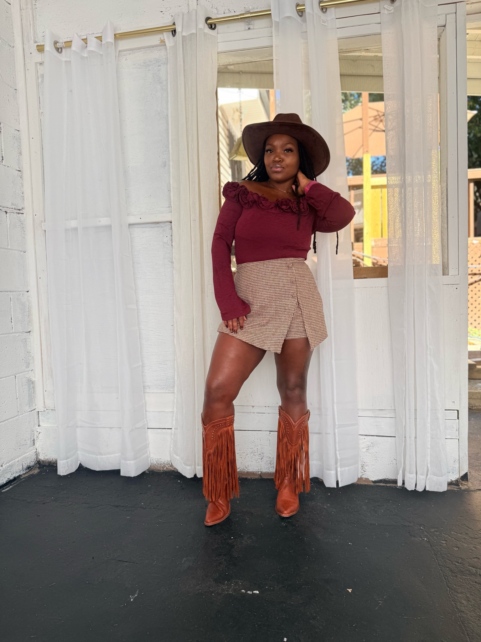 FALL OUTFITS ARE HEREEEEE! 🍂🤎😍

YOU KNOW I LOVE A GOOD FALL LOOK! Give me ALL the cute sweaters, denim, boots, jackets and cozy layers because I AM READY! 😂

I found SO many cute pieces I had to share!

🛍️ I LINKED ALL MY FAVORITE FALL OUTFITS ON MY LTK! GO SHOP MY PICKS!

#FallFashion #FallOutfits #LTKFashion #LTKFinds