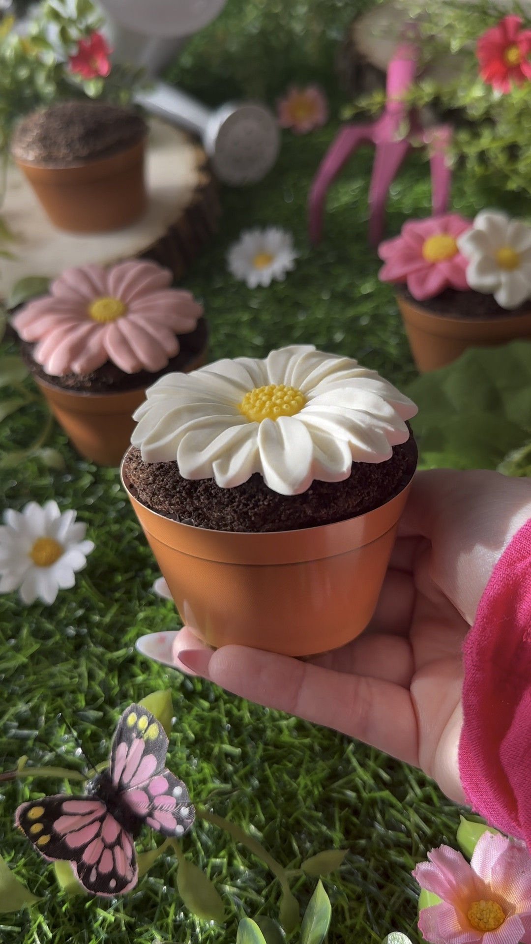 These terra cotta cupcake liners turn any cupcake into a cute flower pot! 

#LTKParties #LTKSeasonal
