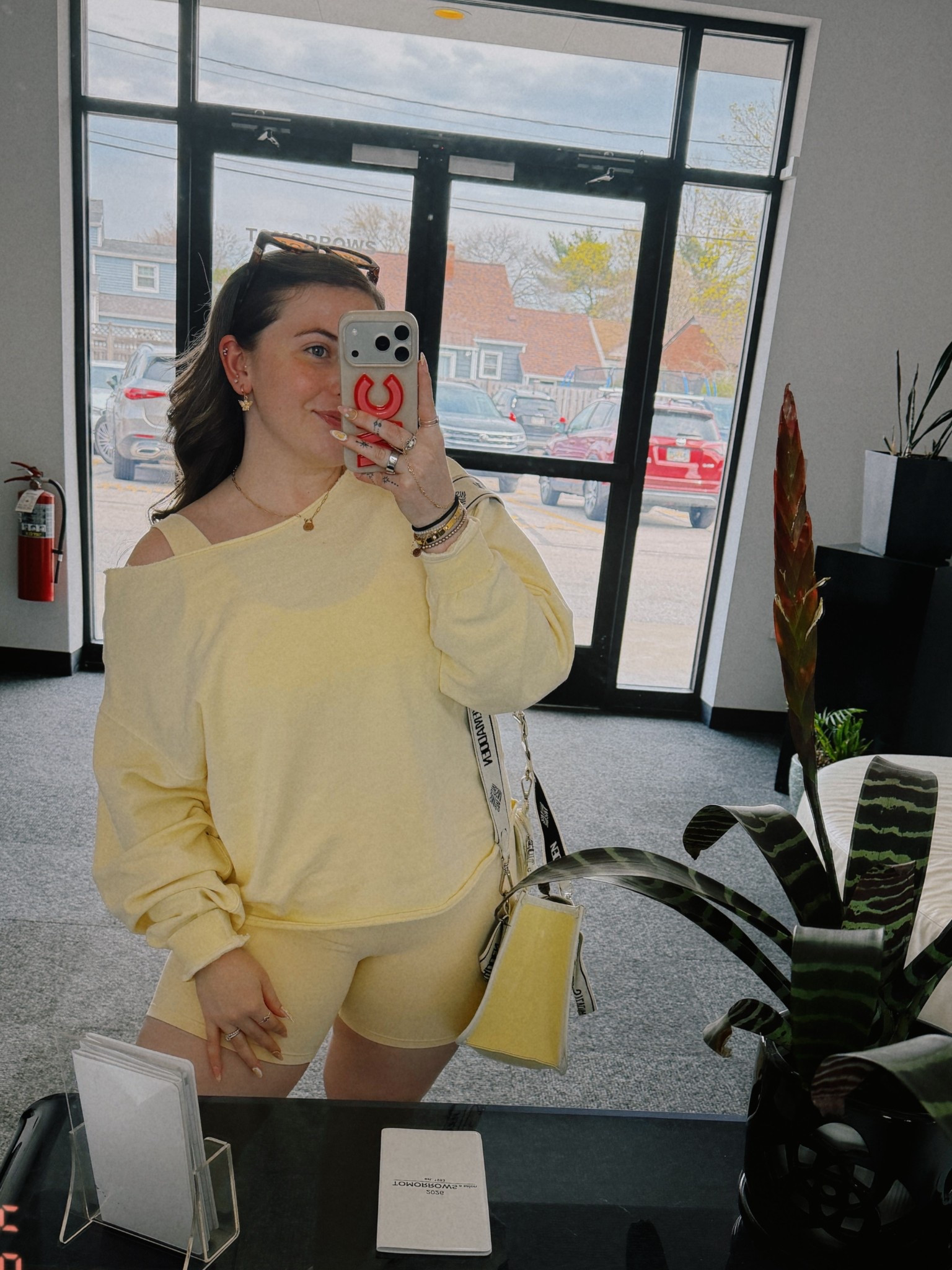 Comfy fit to get a haircut. Loving athleisure and obsessed with butter yellow everything clearly💛

#LTKootd #LTKActive #LTKxAerie