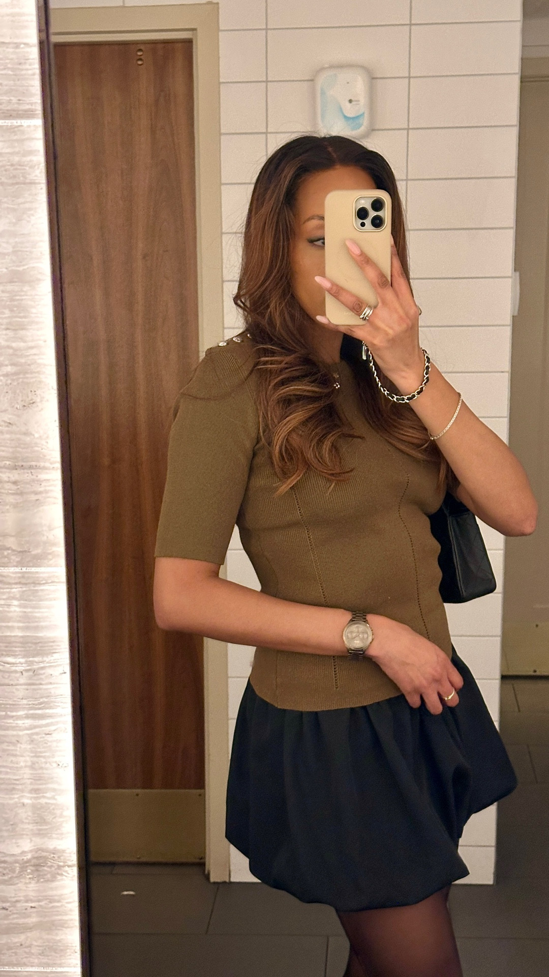 A tailored olive top with a bouncy, textured bubble skirt: the perfect balance for my Autumn season palette girls!

Color analysis, autumn seasonal shades, soft autumn, true autumn, olive undertone, earthy colors, bubble skirt, 

#LTKgrwm #LTKootd #LTKSeasonal