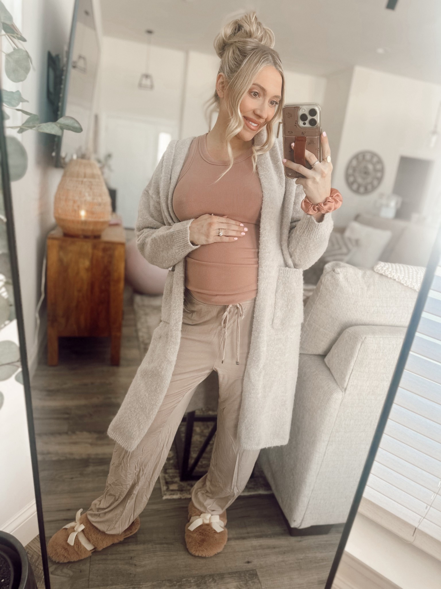 cozy + comfy w @pinkblushmaternity head to toe 🌸✨❄️

#LTKmomlife #LTKdayinmylife #LTKootd
