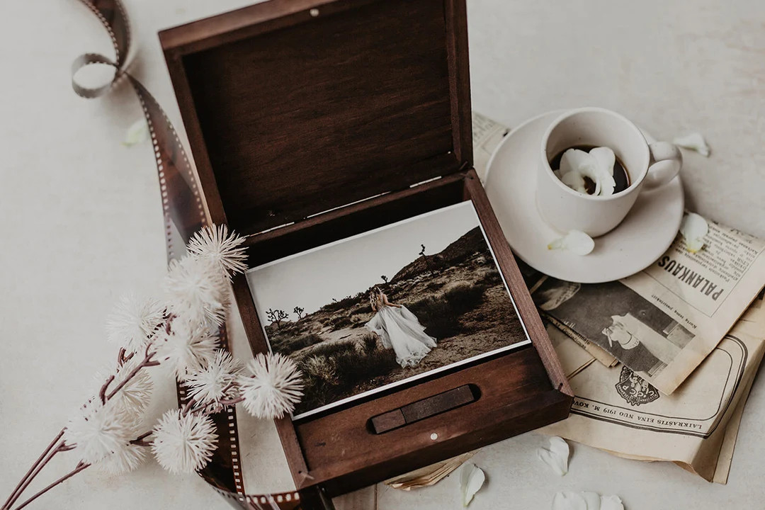 4x6 wooden photo box with slot for USB flash drive | Wedding photo box for 15x10 cm prints and US... | Etsy (US)