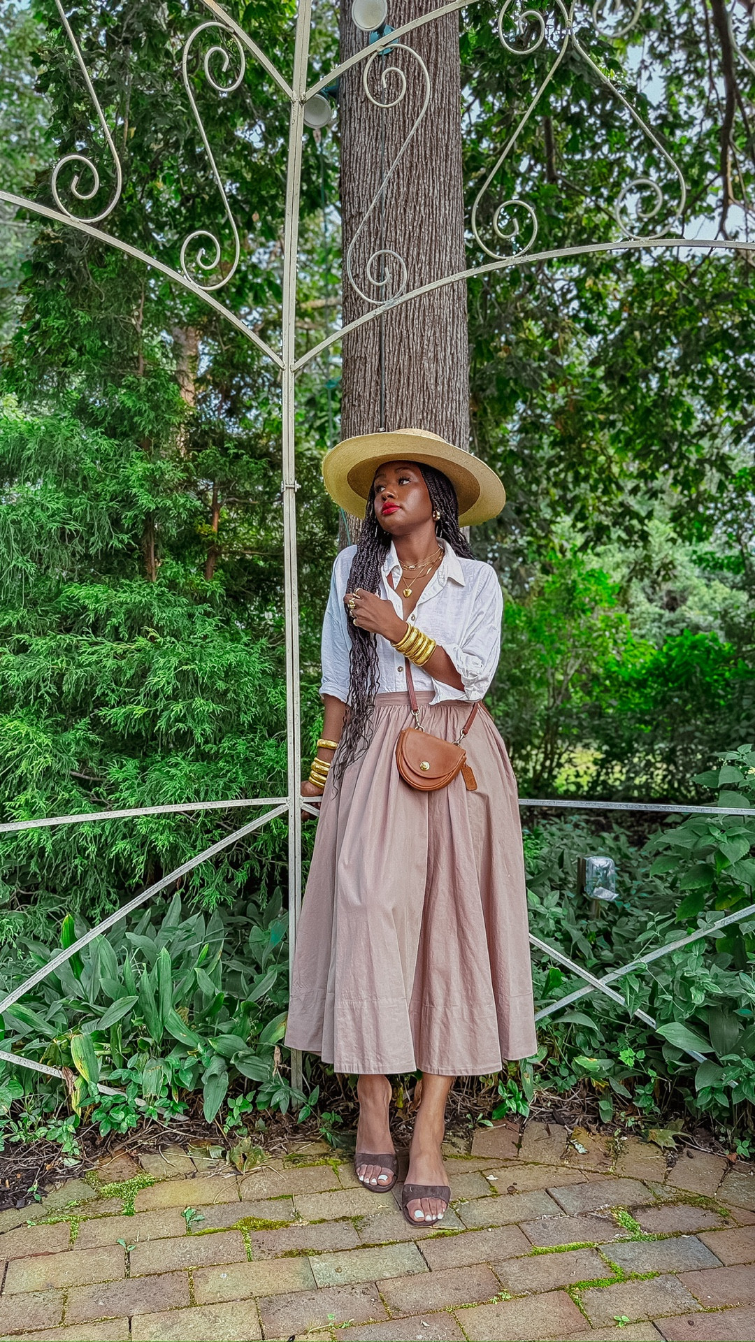 
What I’m wearing today as a mom of 2 in my 40s.
Neutral summer staples you’ll wear on repeat: flowy skirt, cropped white button-down, straw hat, and easy slides. Everything is comfortable enough for mom life but polished enough to look put together. Linked all the details here for you.
#summerstyle #momfashion #ootd #40plusfashion

#LTKSeasonal #LTKOver40
