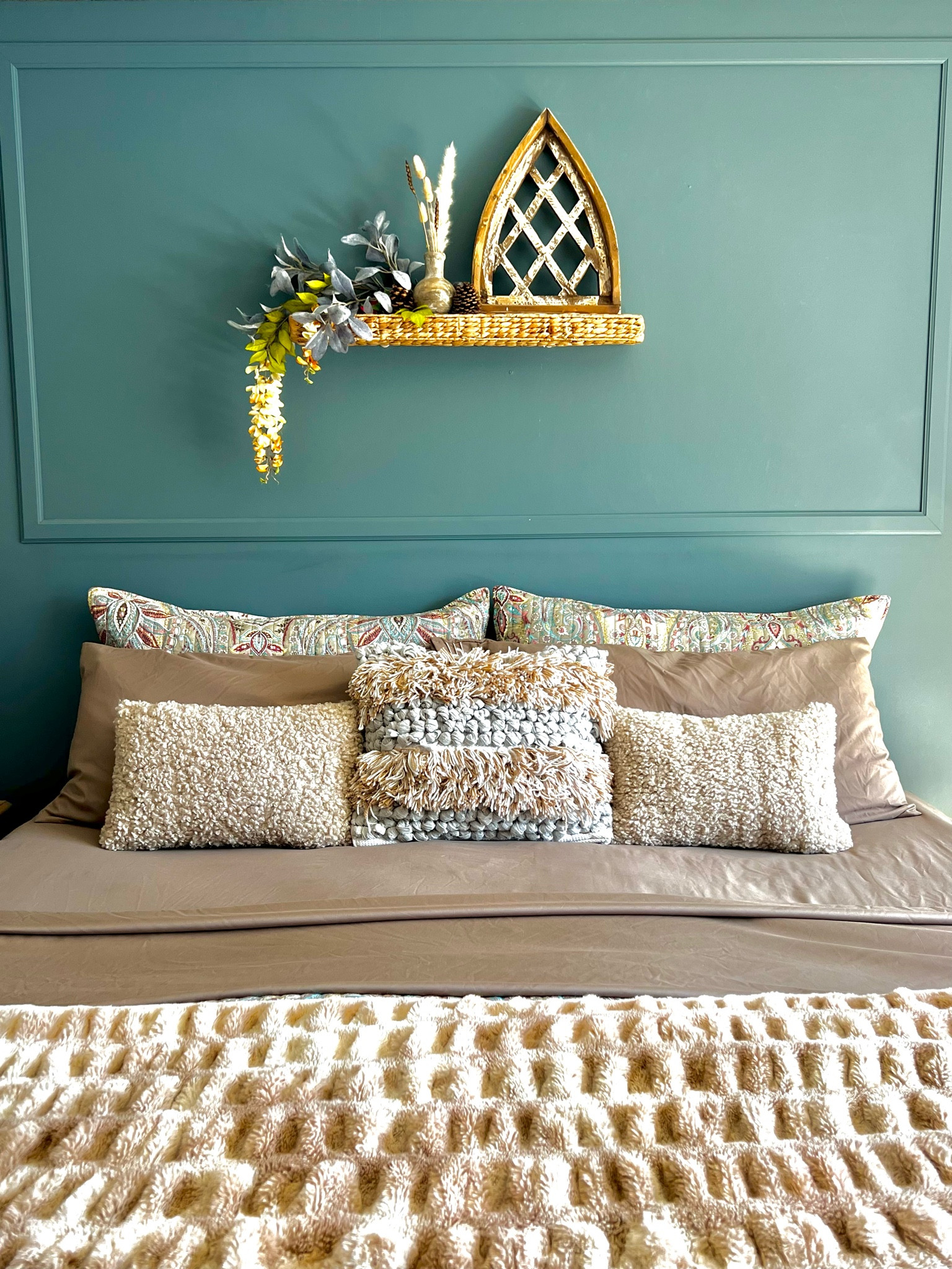 Bedroom styling inspiration! Cozy and pretty!

#LTKstyletip #LTKhome