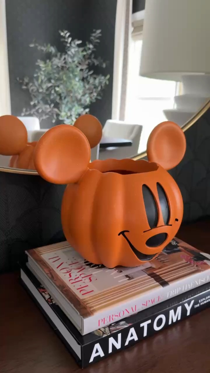 Pottery barn kids Halloween on sale!

Pottery barn, Mickey Mouse, Mickey, Mickey Mouse Halloween, kids Halloween decor, halloween decor, Halloween bowl, Grace White

#LTKHalloween #LTKHome #LTKSaleAlert