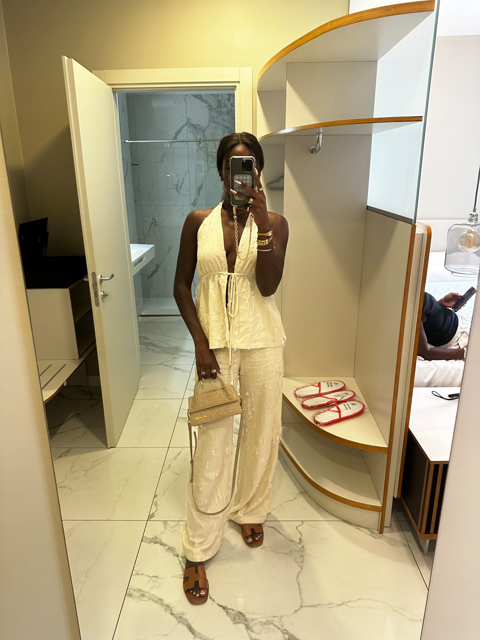 Stole Brooklyn’s @shopthesethree set for Milan shopping day 🤭

#LTKStyleTip #LTKSeasonal #LTKTravel