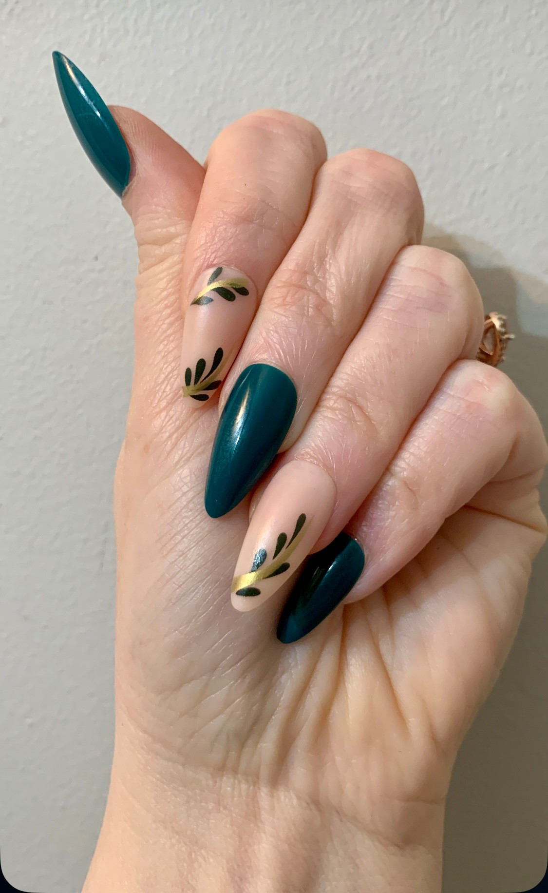 I’m loving this new set. I got it on Amazon for under $10.00. I like the variation of the glossy green and the matte neutral  

#LTKBeauty #LTKStyleTip #LTKU