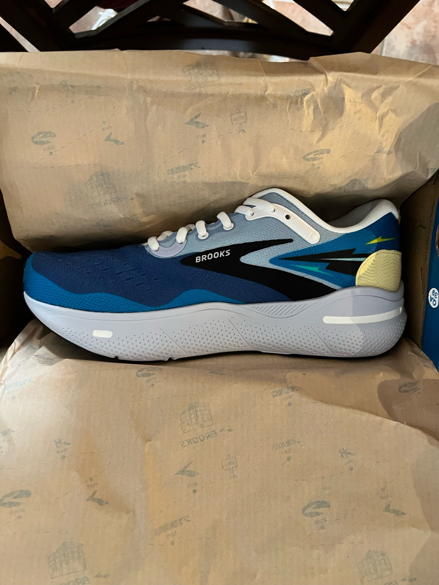 My second pair of brooks ghost max! These are MY FAVE. Literally like walking on clouds for 20% off. 

#LTKActive #LTKShoeCrush #LTKSaleAlert