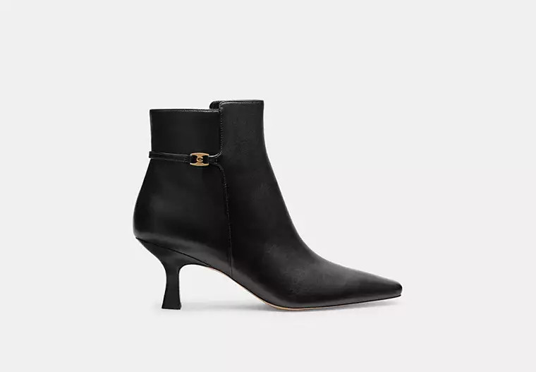 Rebecca Bootie | Coach (CA)