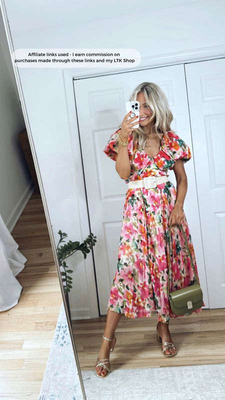 Summer outfit would be perfect for brunch or a special occasion like graduation, a baby shower, wedding shower, or birthday party! Sizing info: Wearing a size 6 in the floral top and size 4 in the floral pleated skirt 