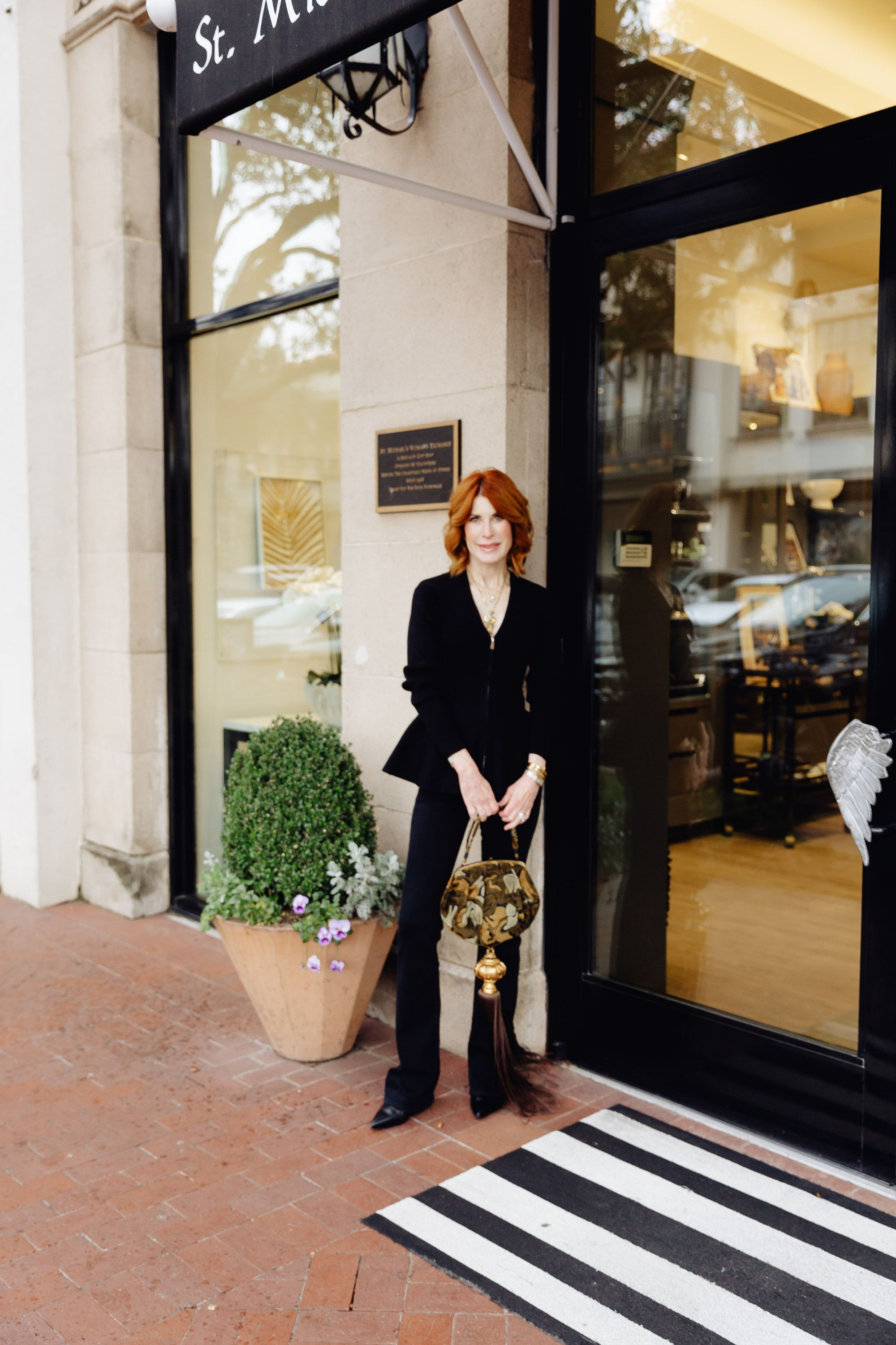 An easy black outfit that always looks polished

A fitted cardigan paired with flare jeans creates such a flattering silhouette and works beautifully for a work outfit or a casual date night outfit. Add statement sunglasses and a clutch for that elevated finish. Save this — you’ll want to come back to it. 

   

#LTKSeasonal #LTKOver40 #LTKWorkwear #LTKSeasonal #LTKOver40 #LTKWorkwear