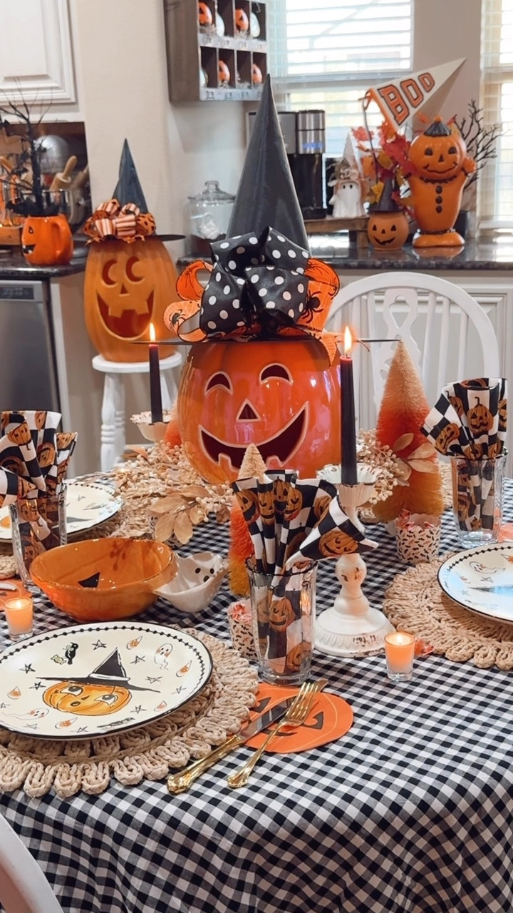 My whimsical Halloween Kitchen ! #halloweendecor #halloweentable #halloweenkitchen #pumpkinseason #octoberdecor 

#LTKHalloween #LTKSeasonal #LTKHome
