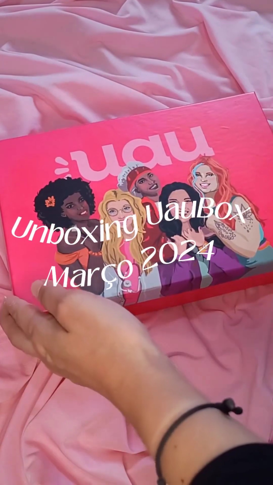 Unboxing da Minha Box Neste Mês de Março da @uauboxbr ❤️Ao assinar na UauBox todo mês você terá a surpresa da Beleza, você receberá de 4 a 5 produtos na sua casa de acordo com seu gosto! Incrível né 💬Ao preencher o seu perfil da beleza (pode alterar todo mês) você seleciona o que gostaria de receber 🎁e o melhor ainda é que você usando meu cupom "GAROTASORRISO" você ganha desconto em qualquer plano de assinatura da UauBox!Já corre e aproveita (link nos Stories) 🏃🏼‍♀️A UauBox envia para todo Brasil 🎁@uaubox#box #boxuaubox #garotasorrisoo #curitiba #curitibaparana#uaubox #uauteam #uauboxbr #caixaporassinatura  #influenciadoracuritiba #influenciadores

#LTKVideo #LTKbeauty #LTKbrasil