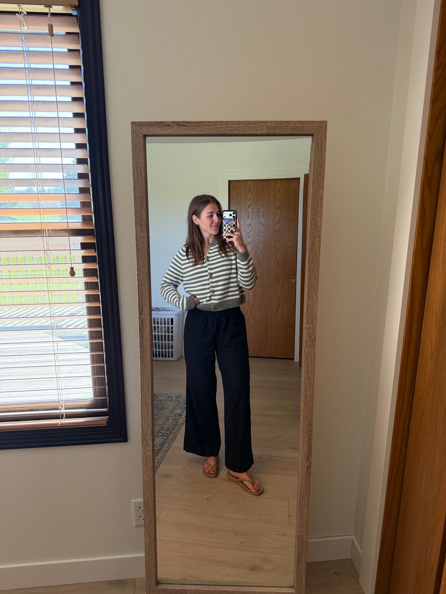 Spring OOTD 🫶🏻

Wearing a small in the linen pants! True to size! I have them in brown as well 😌

#LTKootd