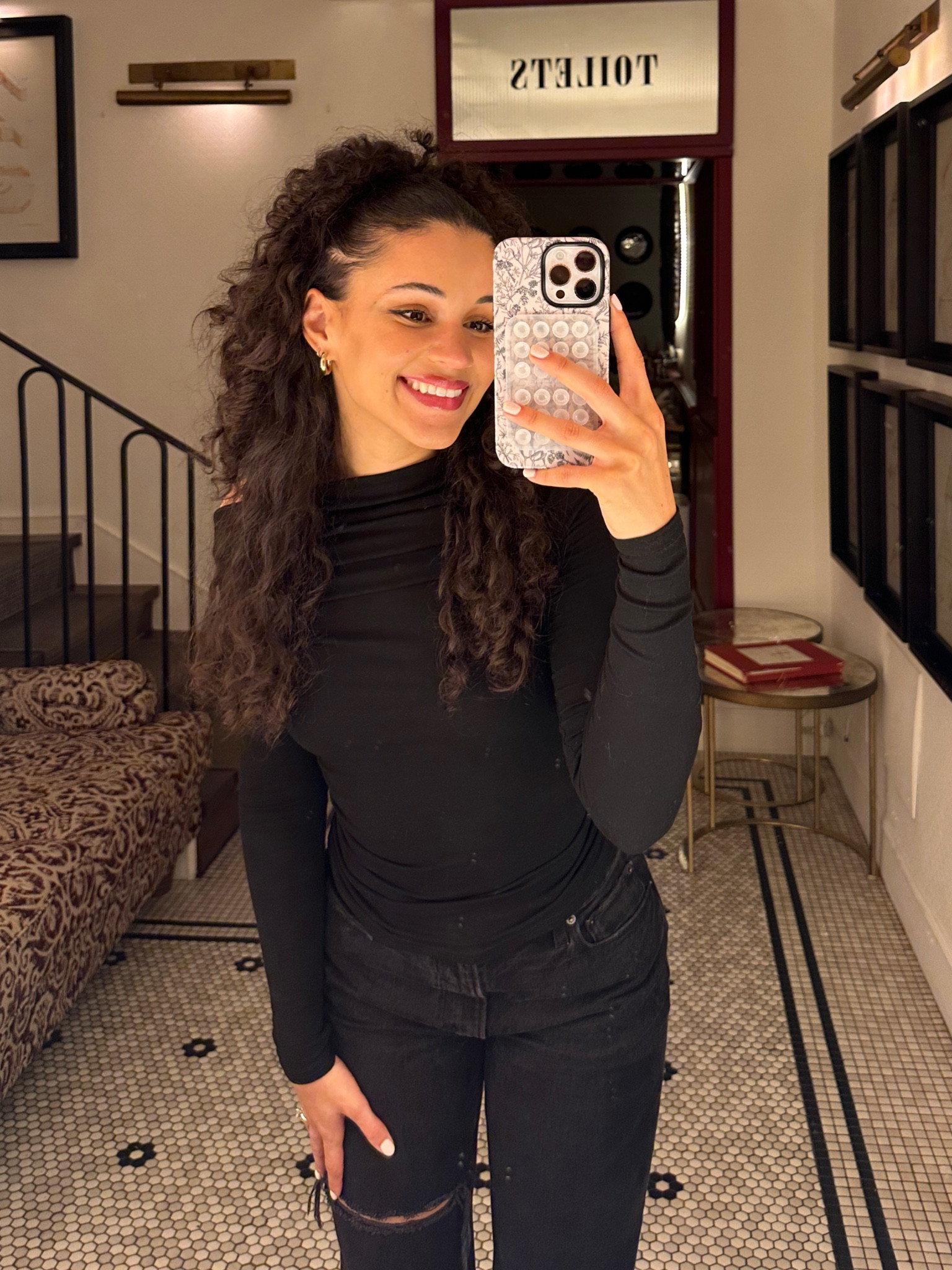 all black outfit + my FAVORITE phone case / octo buddy combo! So perfect for spring and summerr

#LTKbeauty #LTKfindsunder50 #LTKstyletip