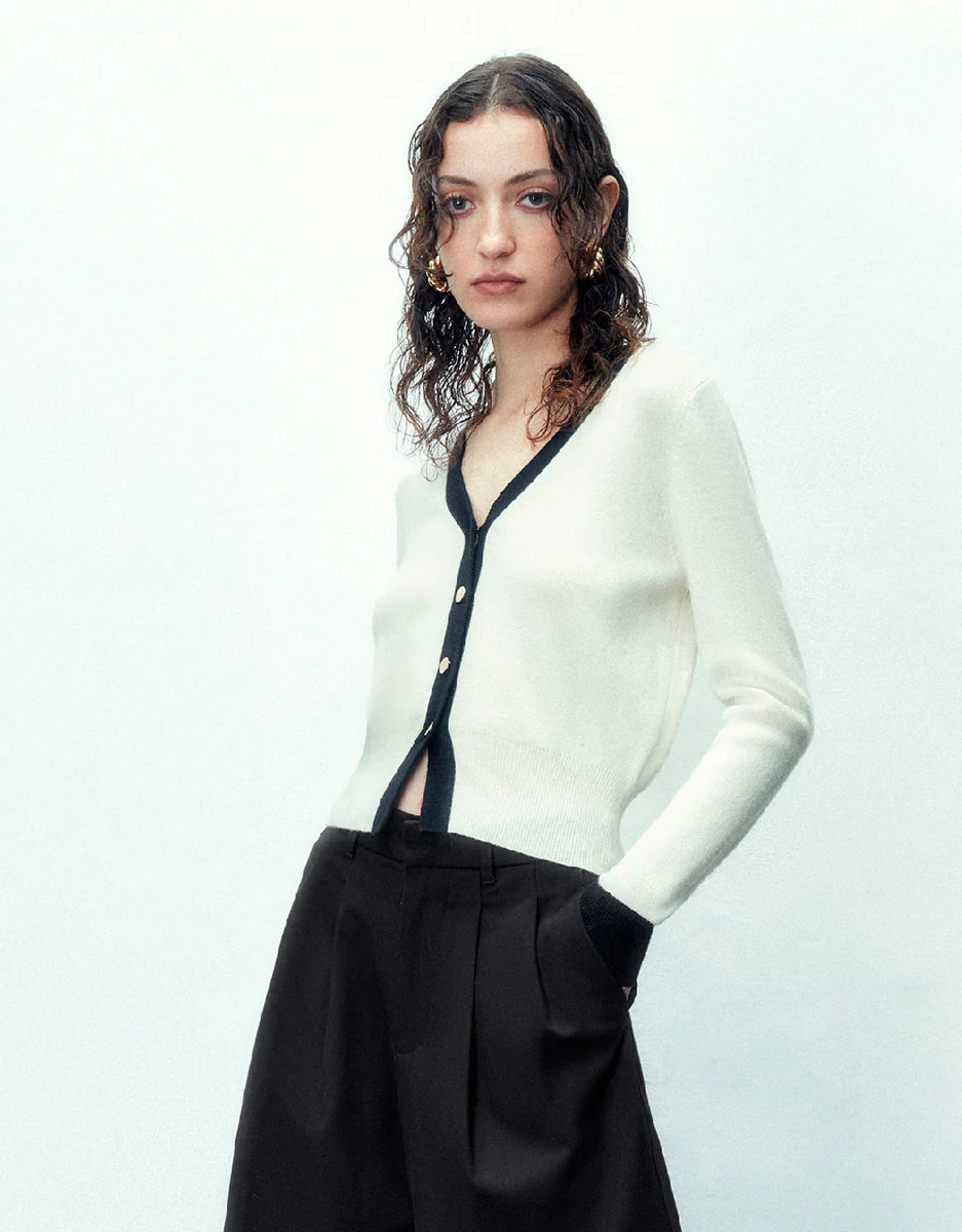 Cashmere V-Neck Knitted Cardigan | Urban Revivo