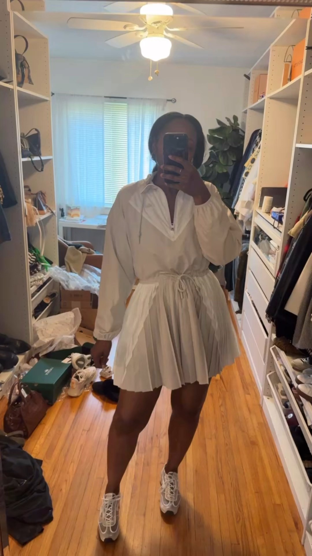 Wearing a size 8 (40)