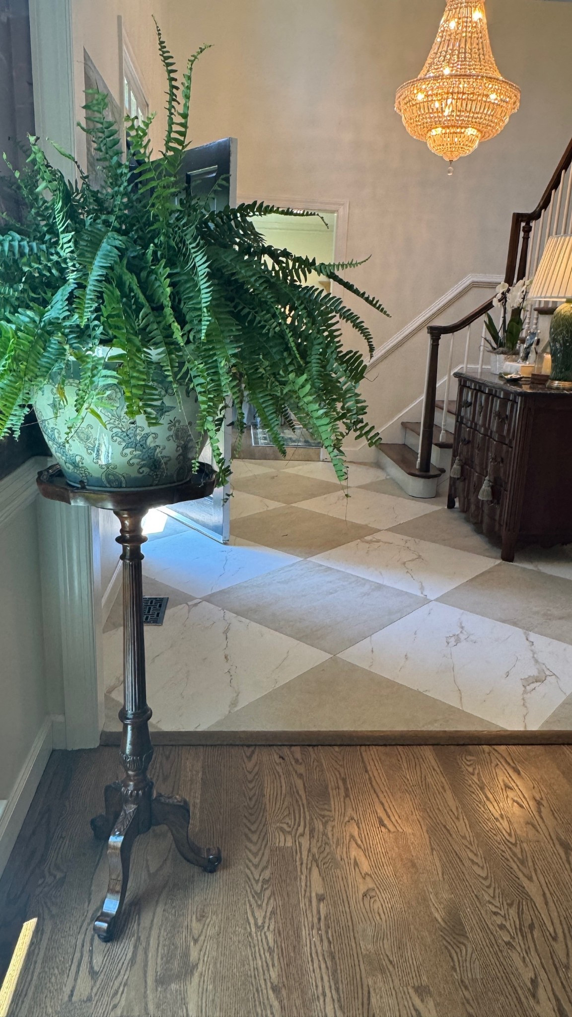 This vintage oak plant stand was a quick 10-minute DIY (just a screwdriver needed!) and looks so good with a big fern spilling over the top. Perfect for adding some character to any room. Plant stand, dark wood classic home, classic style, Wayfair finds, home styling, entryway decor, classic Colonial home

#LTKHome