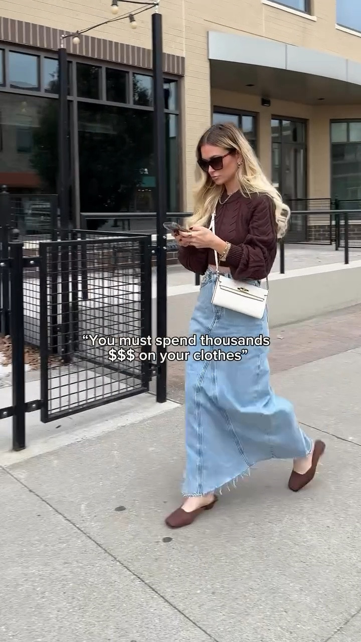 “You must spend thousands on your clothes” no. I just know where to shop 😉

#hermes
#denimskirt
#sweater
#hermeskelly
#prada
#pradashoes
#cartier
#cartierwatch

#LTKFindsUnder100 #LTKStyleTip #LTKVideo