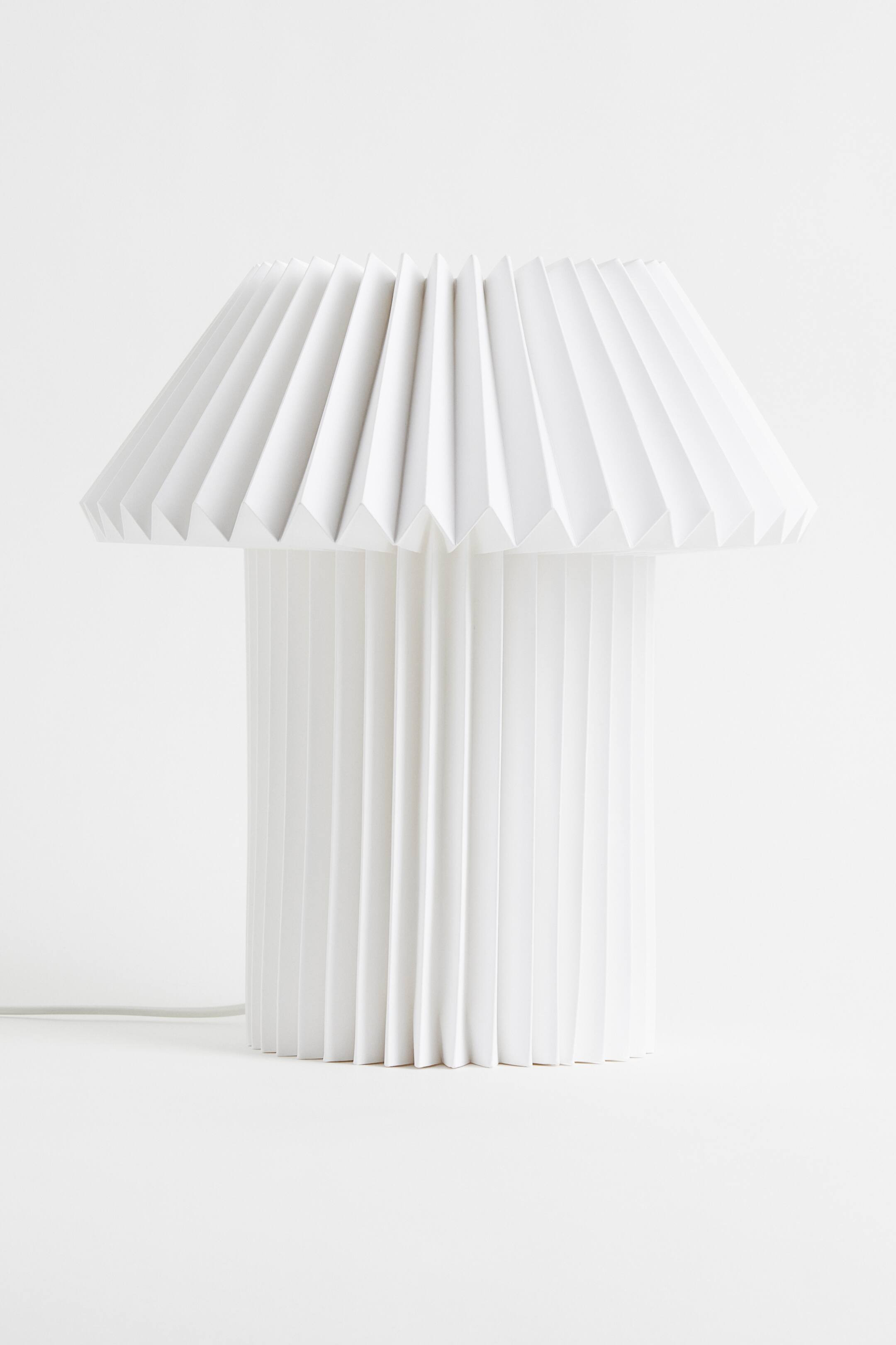 Pleated paper table lamp - White - Home All | H&M GB | H&M (UK, MY, IN, SG, PH, TW, HK)