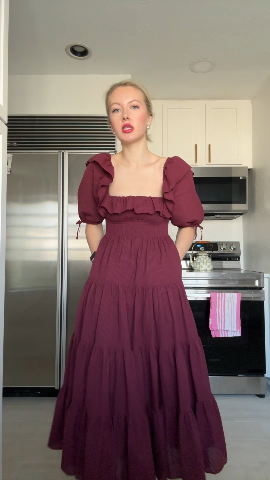 wearing xxxs! hill house!