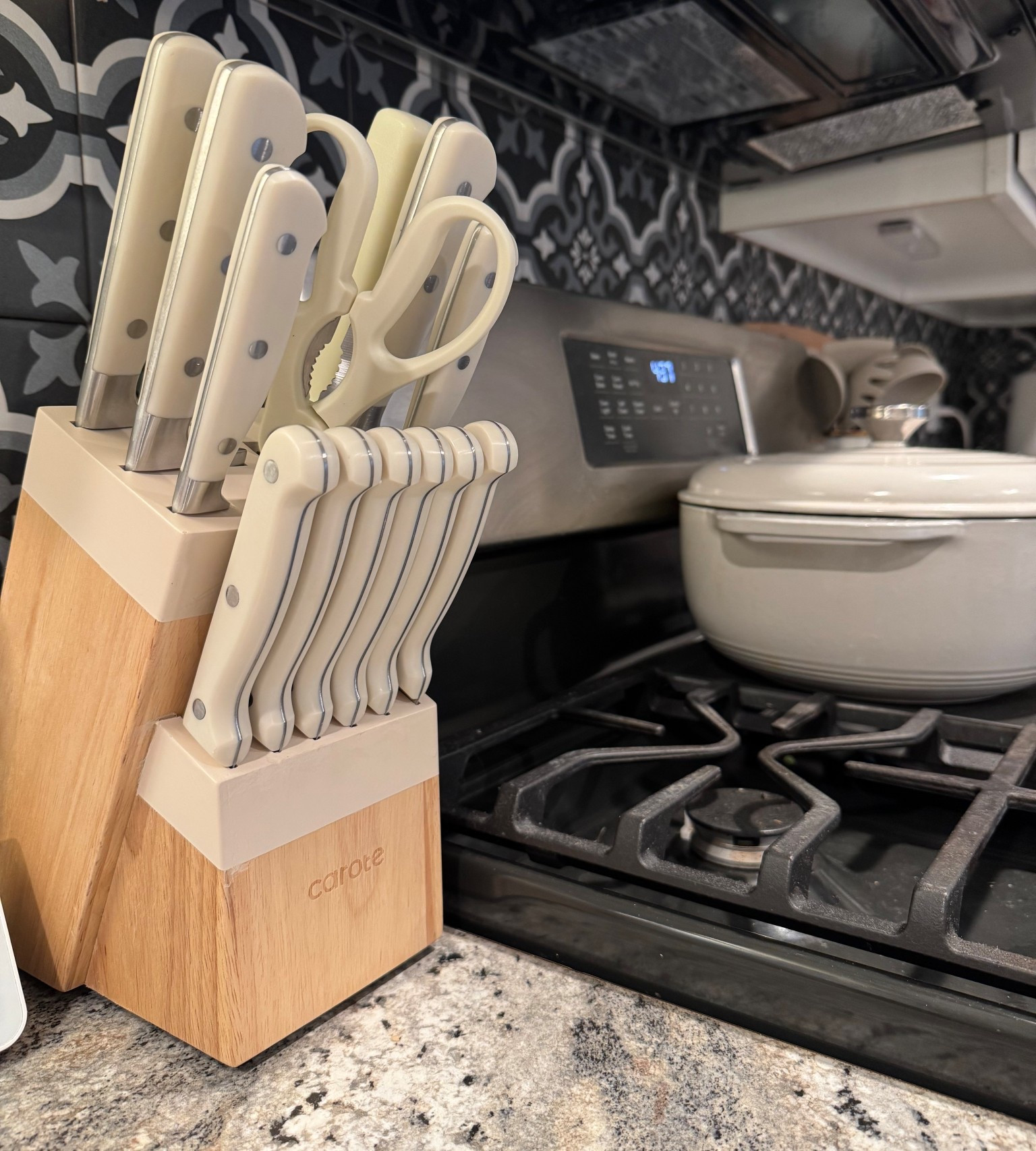 new kitchen knife set!! also aesthetic 🤭🤌🏼

#LTKunboxing #LTKHome #LTKSpringSale