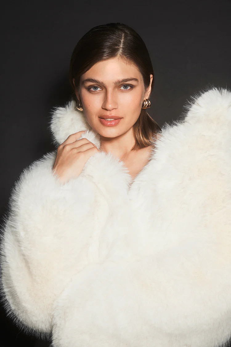 Opulent Faux Fur Cropped Jacket | Alo Yoga (US)