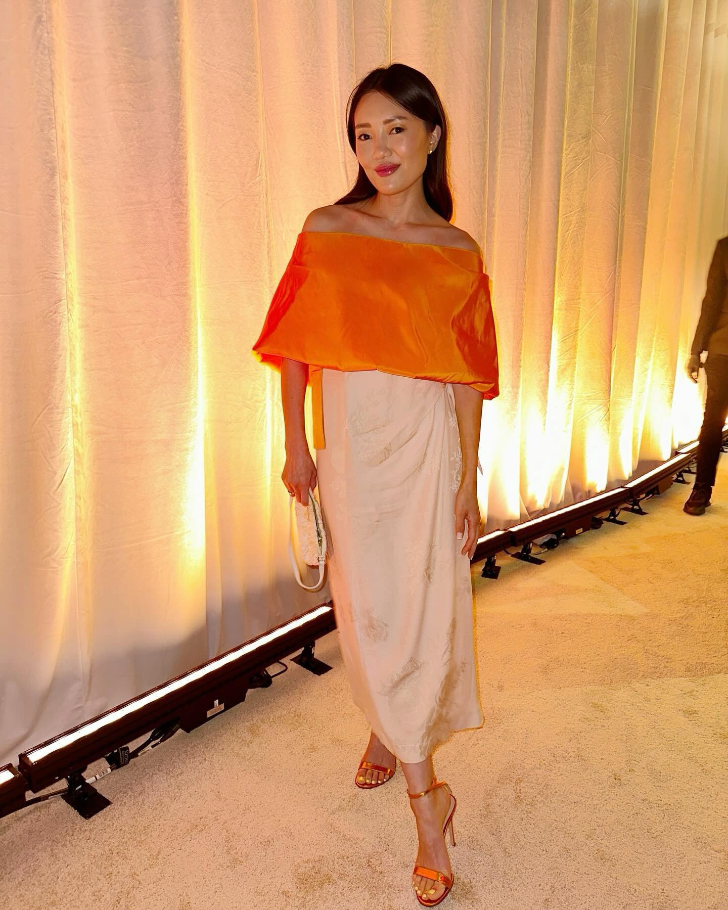 If anyone can get me to stay out past my bedtime, it’s @badgalriri and @fentybeauty . 

Celebrated the launch of Fenty’s new Soft’Lit long-wear luminous foundation. #SoftLitGlow