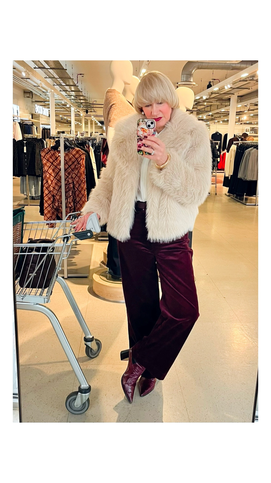 Here I’m wearing a faux fur from NEW LOOK.  I have this short jacket in a variety of colours and they add immediate glamour to any outfit!  

#LTKwinter #LTKstyletip #LTKuk