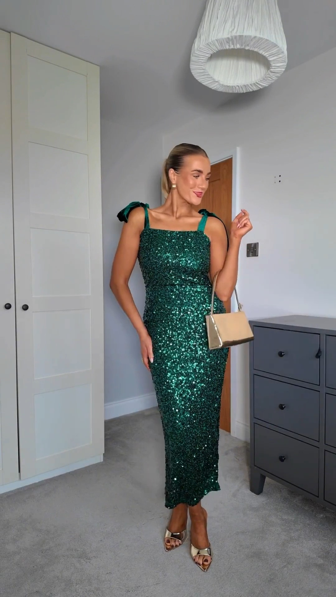 11 affordable party wear options! ALL such great prices too! What’s your fave!? 


Party wear, occasion wear, occasion dresses, Christmas outfit, sequins, velvet. 

#LTKfestive #LTKwinter #LTKpartywear