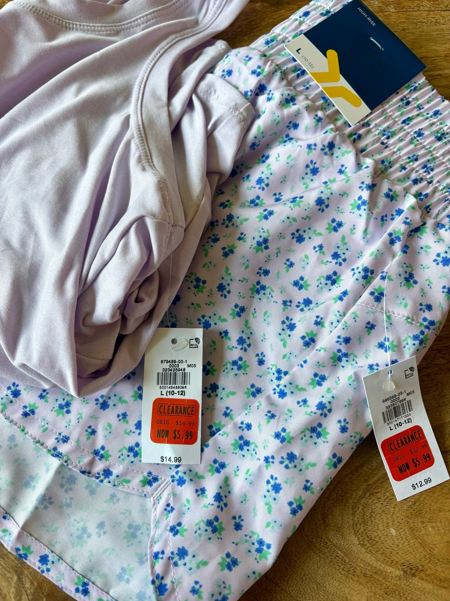 These prices at Old Navy right now are crazy!