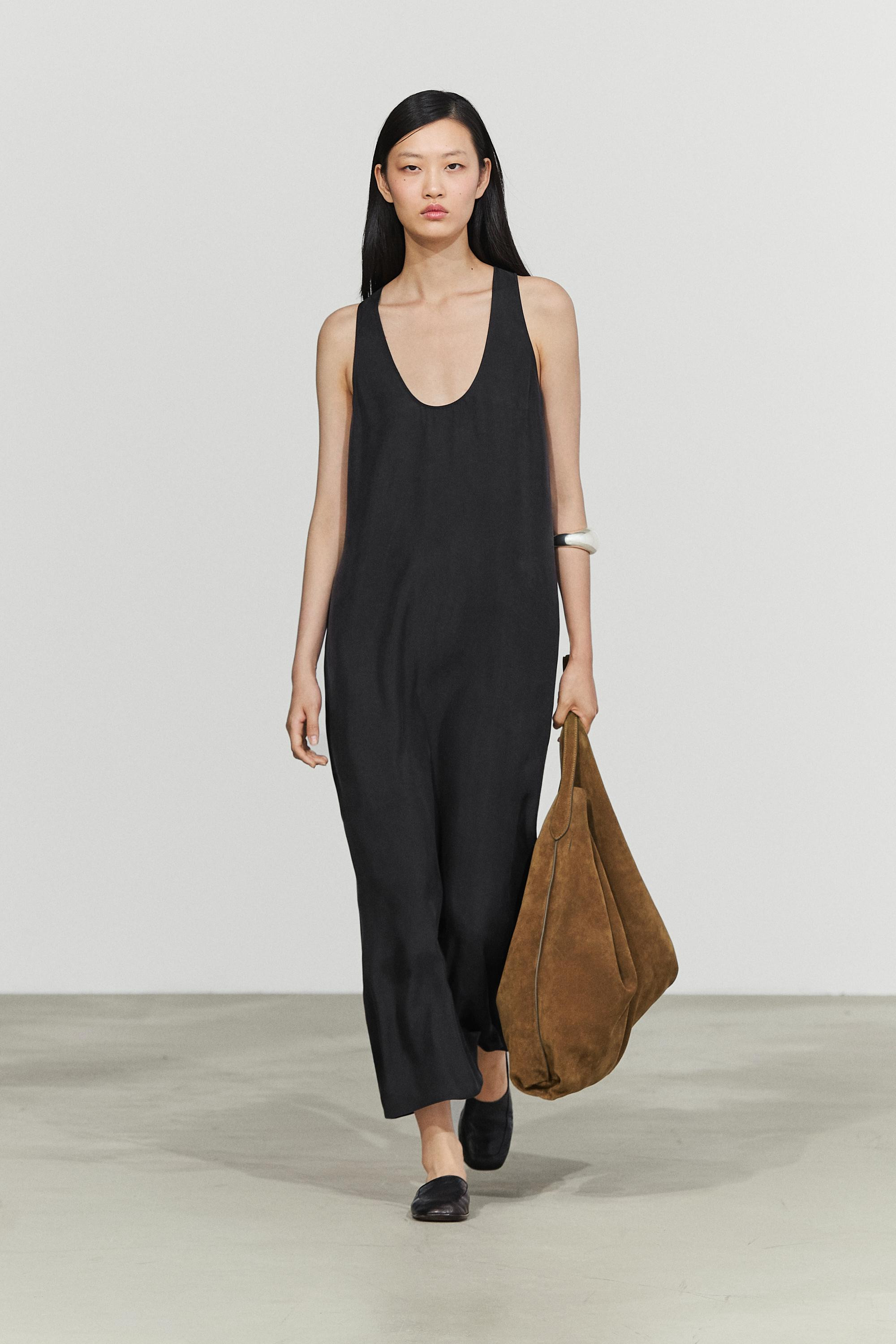 Flowing midi dress with round neckline | Massimo Dutti UK