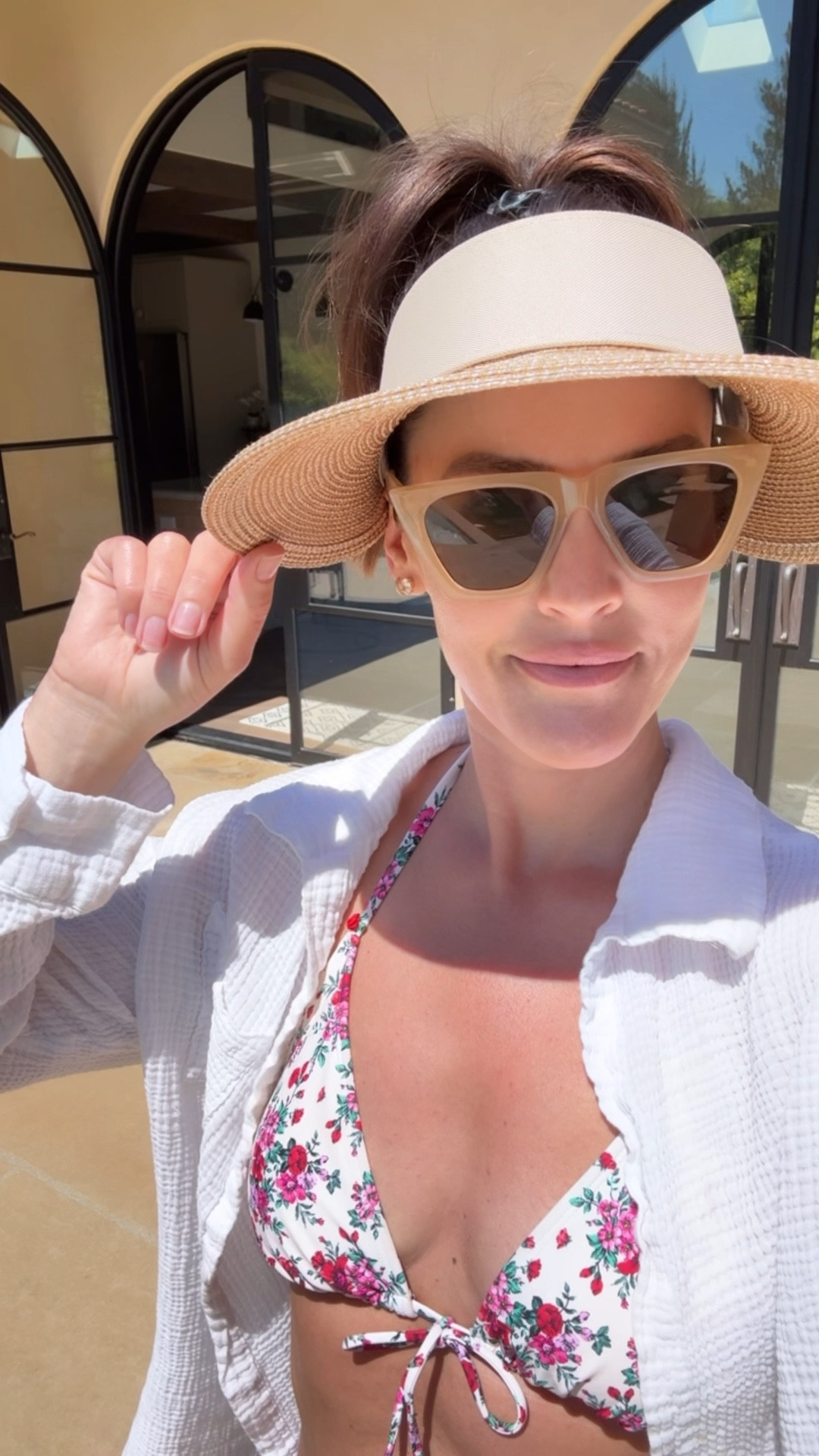 SWIM \ affordable swimsuit bikini and coverup from Target ($15 top and bottom) + sunglasses from Amazon!

Straw hat
Vacation outfit 


#LTKFindsUnder50 #LTKSwim #LTKWatchNow