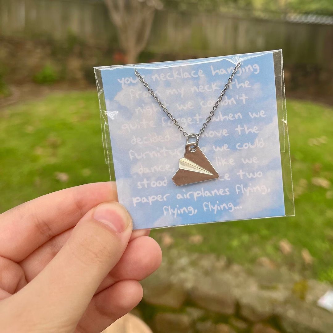 paper airplane necklace / 1989 (taylor's version) / out of the woods (tv) | Etsy (US)
